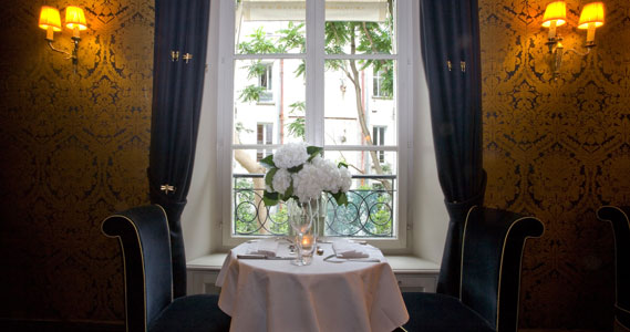 Hotel Particulier Montmartre Dining Table